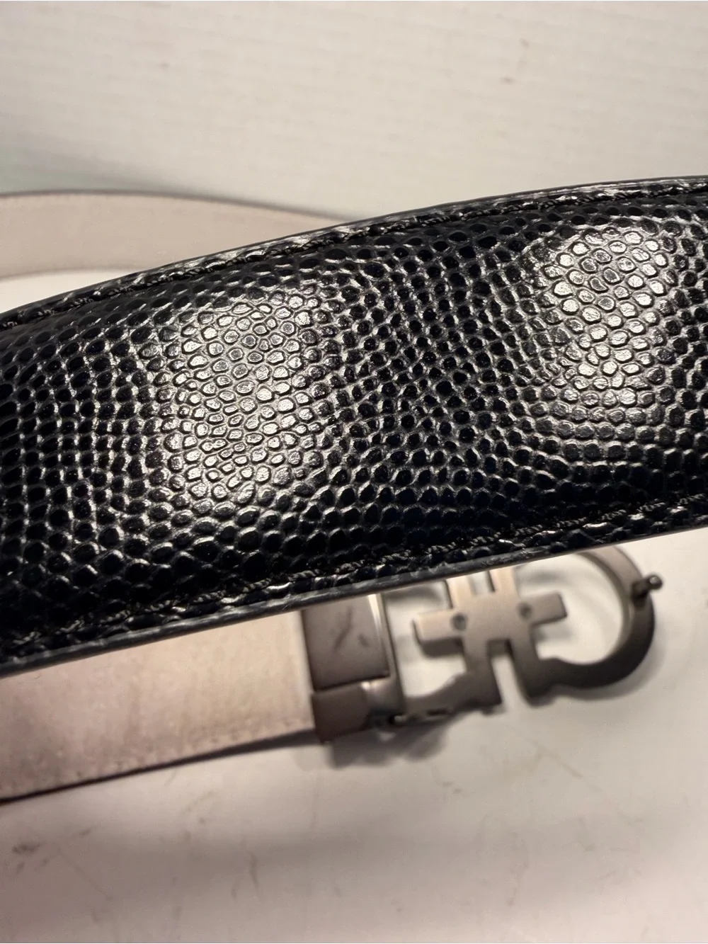 Marco Valentino Men's Textured Leather Belt with G-Link Buckle 47 Inches